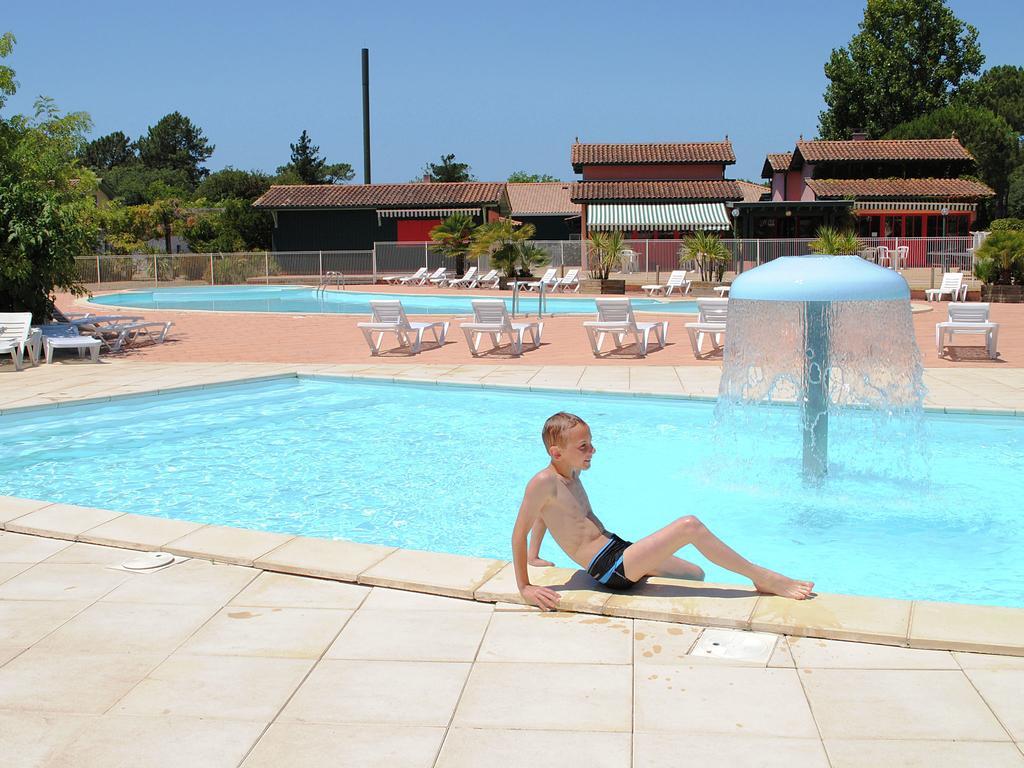 Residence Nemea Les Rives De Saint Brice Ares Exterior photo
